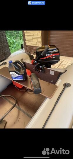 Надувная лодка с мотором