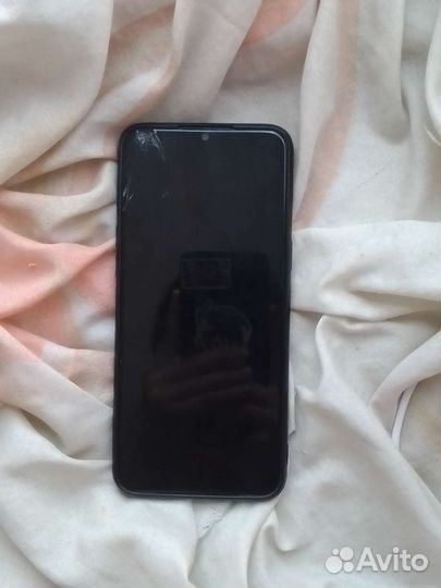 Телефон Realme c3