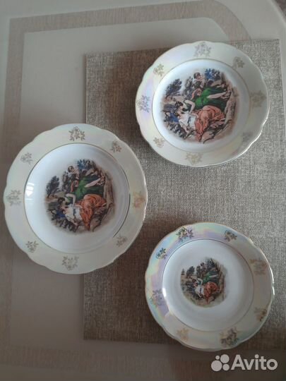 Тарелки сервиза Мадонна