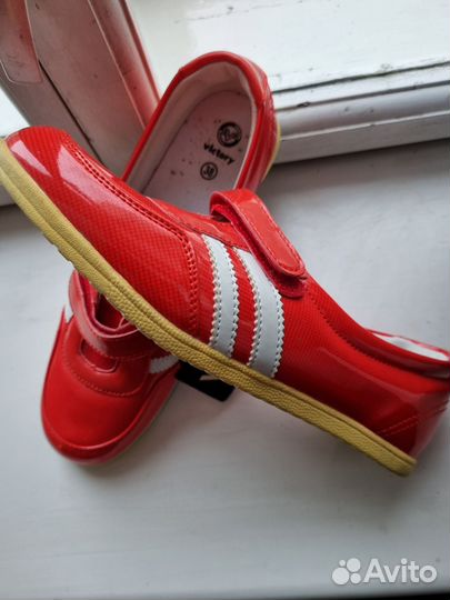 Кроссовки женские Victori