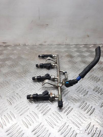 Топливная рампа Opel Astra H хэтчбэк 5 дв. 1.6