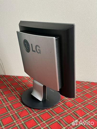 Монитор LG Flatron L1730S