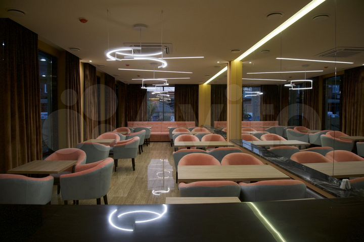 Гостиница, 889 м²