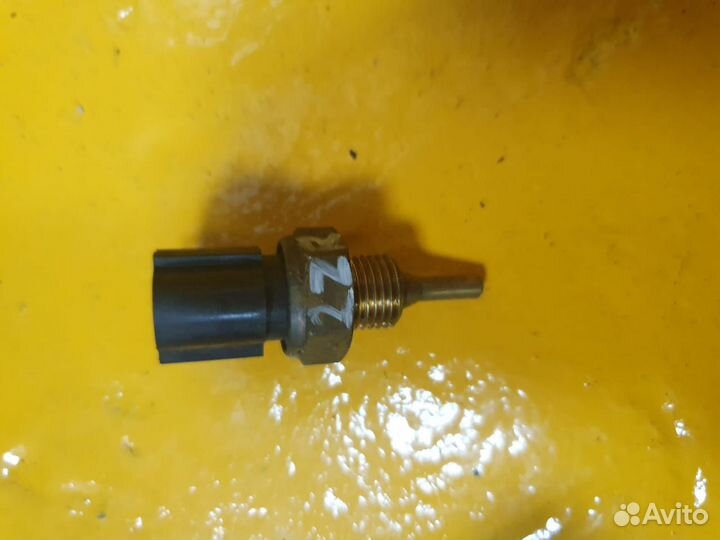 Датчик температуры масла 1.8 2.0 2zr 3zr 2zr-fae 2