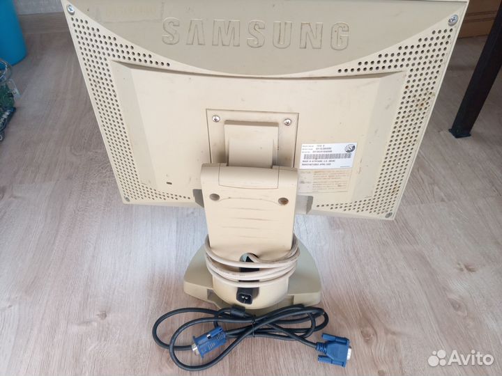 Ж/к монитор Samsung 15 дюймов