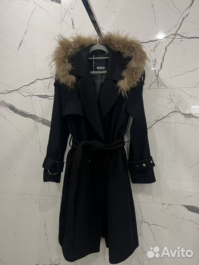 Пальто женское с капюшоном