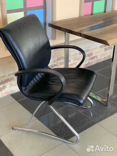 Офисное кожаное кресло Германия