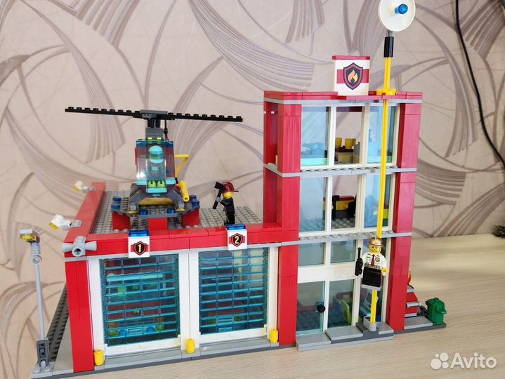 Lego city пожарная часть 60004/60047