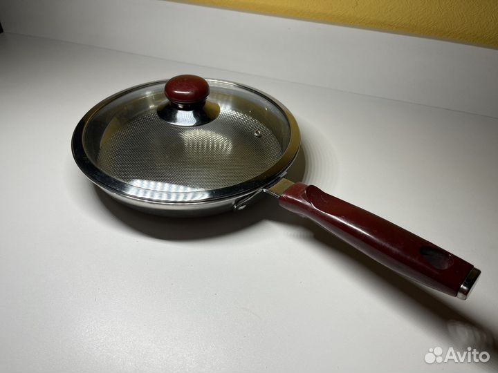 Сковорода железная с крышкой
