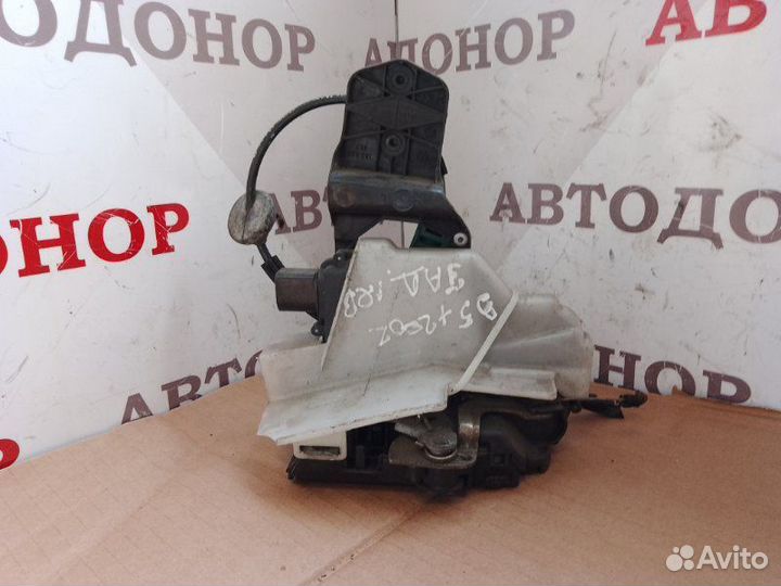 Замок двери задний левый Volkswagen Passat B5+