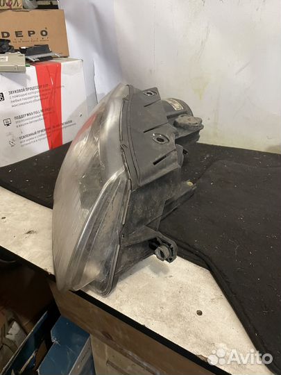 Фара передняя правая Volkswsgen Passat B6