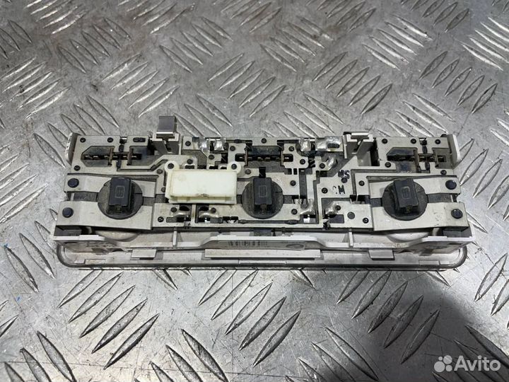 Б/У Плафон салонный BMW BMW E53#003