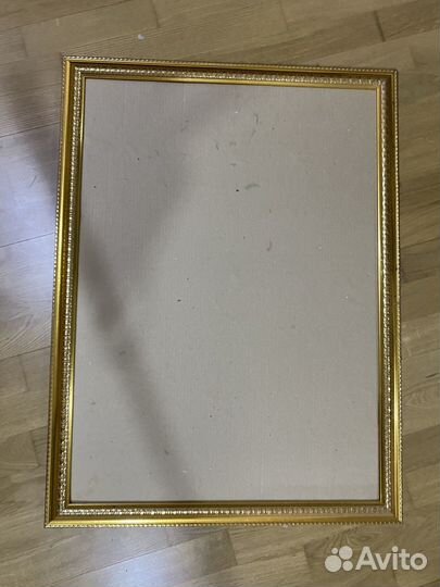 Золотая багетная рама