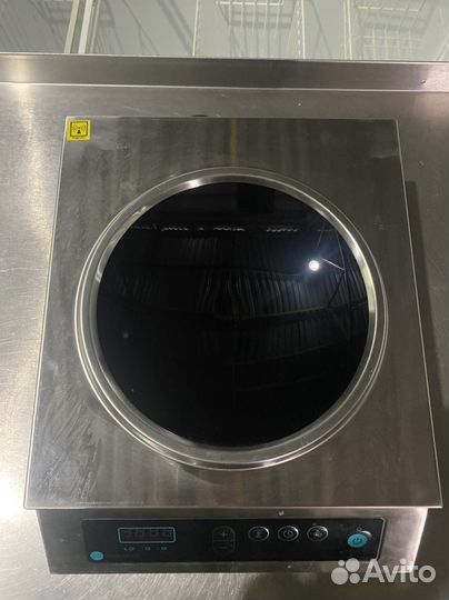Индукционная плита WOK