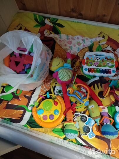 Игрушки для малыша пакетом