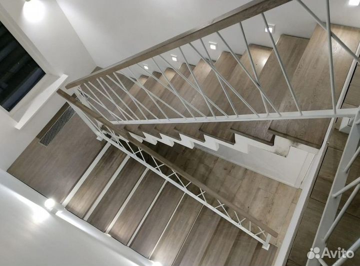 Лестница на второй этаж под ключ