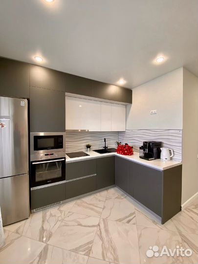 Угловая кухня на заказ. Производство в Новосибирске