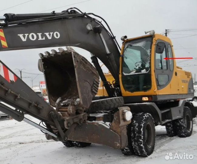 Стекло двери верхнее на экскаватор Volvo EW 200