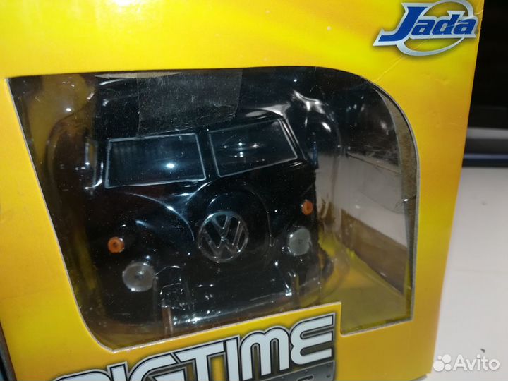 Моделька автомобиля VW BUS pickup 1963