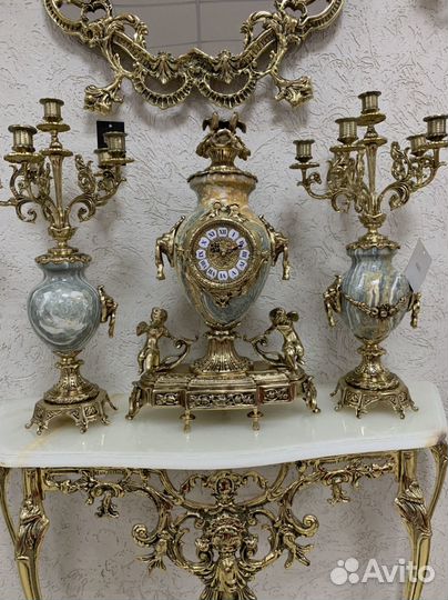 Часы с канделябрами