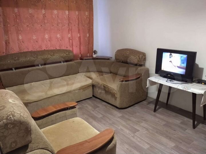 2-к. квартира, 42 м², 1/4 эт.