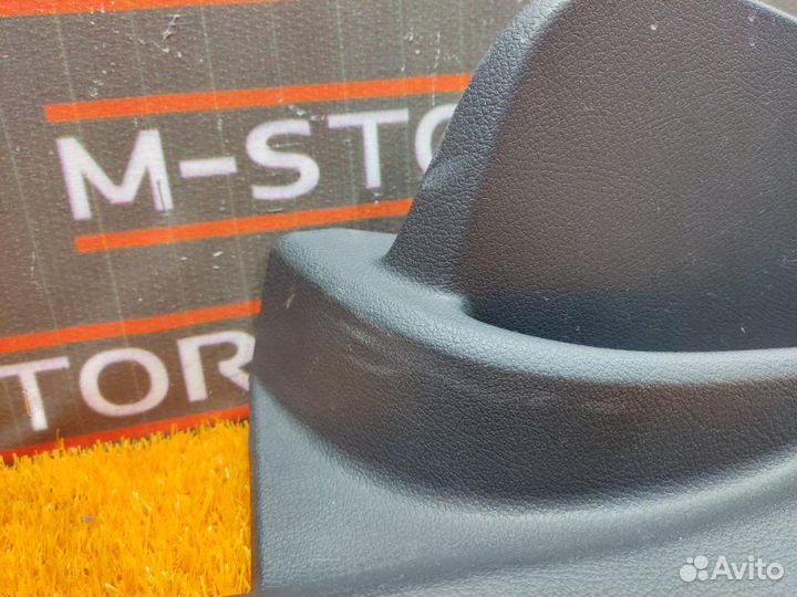 Накладка на порог задняя левая Volkswagen Tiguan