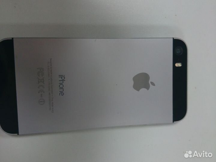 Телефон iPhone 5s
