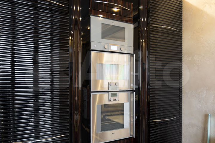 6-к. квартира, 200 м², 5/19 эт.