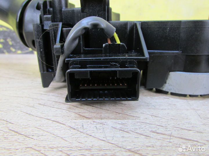 Подрулевой переключатель в сборе Тойота Камри 40