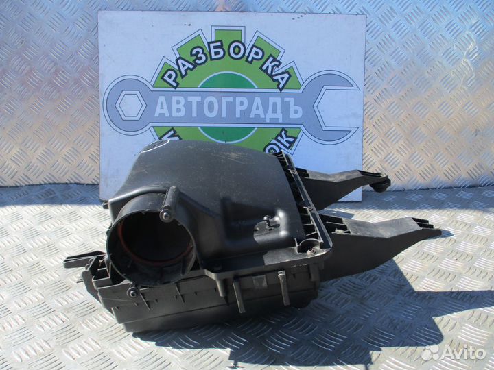 Корпус воздушного фильтра Volkswagen Crafter 2.0