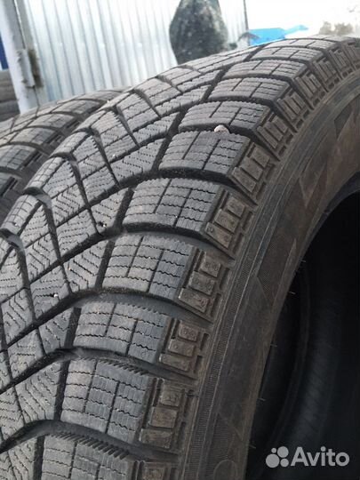 Pirelli Ice Zero FR 225/65 R17