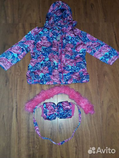 Зимняя куртка для девочки. Яркая,нарядная,с муфтой