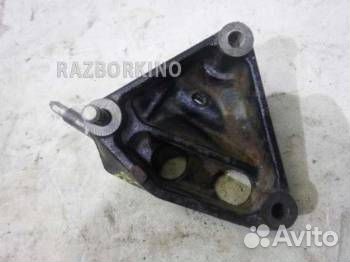 Кронштейн двигателя