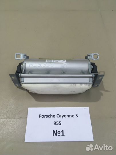 Подушка безопасности в торпедо Porsche Cayenne