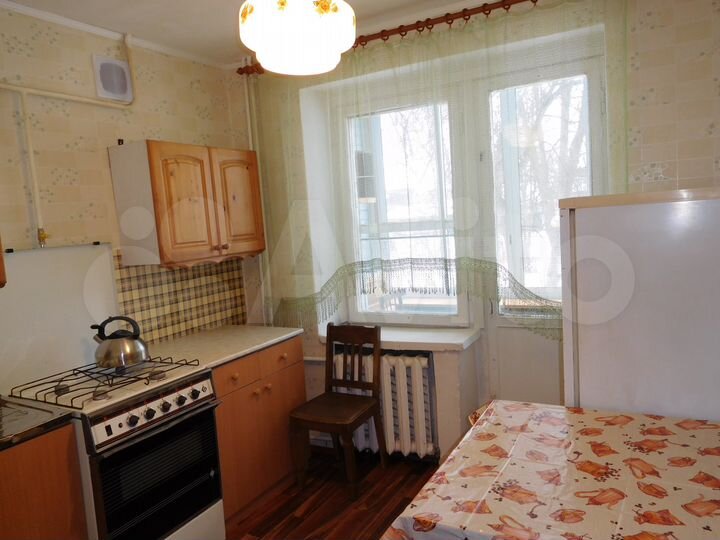 2-к. квартира, 53 м², 1/3 эт.