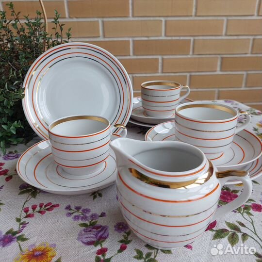 Чайные пары тройки+чайник. Радиоволны посуда