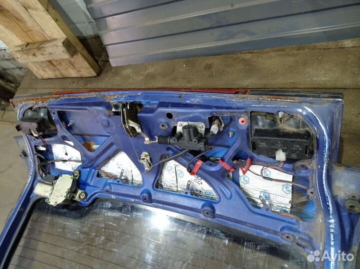 Крышка багажника Ваз 2112