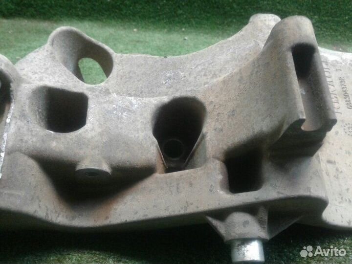 Кронштейн Renault Duster K4MA690 2013