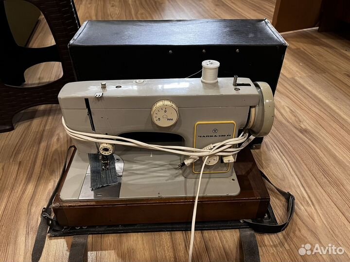 Швейная машинка чайка 132м