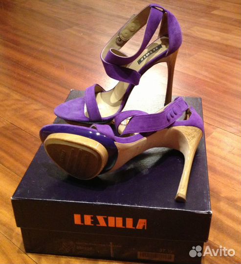 Босоножки актуального фиолетового цвета Le Silla