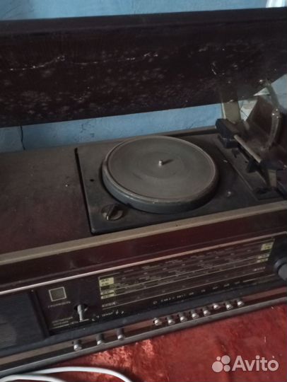 Радиоприемник СССР вин проигрыватель, телевизор