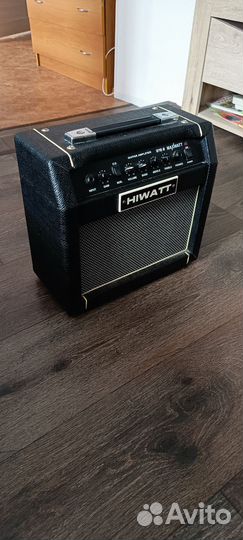 Гитарный комбоусилитель