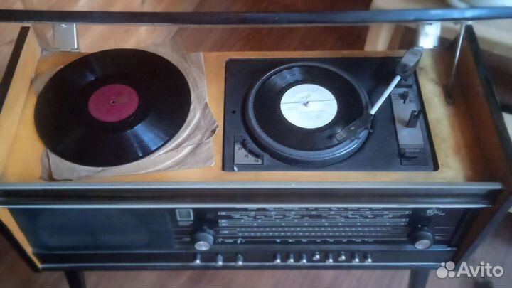 Ламповая радиола Урал-111