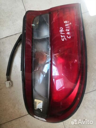 Фонари задние, габарит левый Toyota Carina ST190