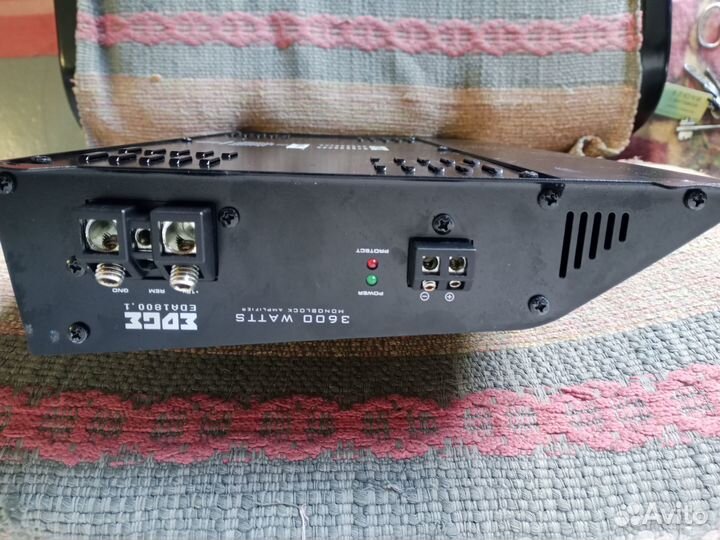 Автомобильный усилитель для сабвуфера