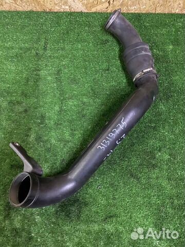 Volvo S60 V40 XC60 патрубок интеркулера 31338736