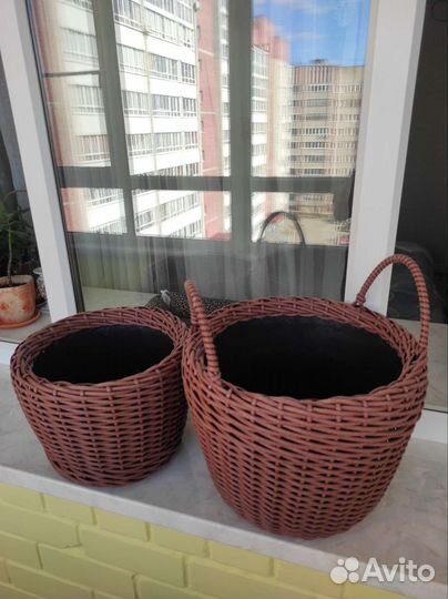 Кашпо из искусственного ротанга