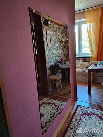 Зеркало настенное