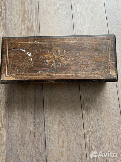 Старинная музыкальная шкатулка