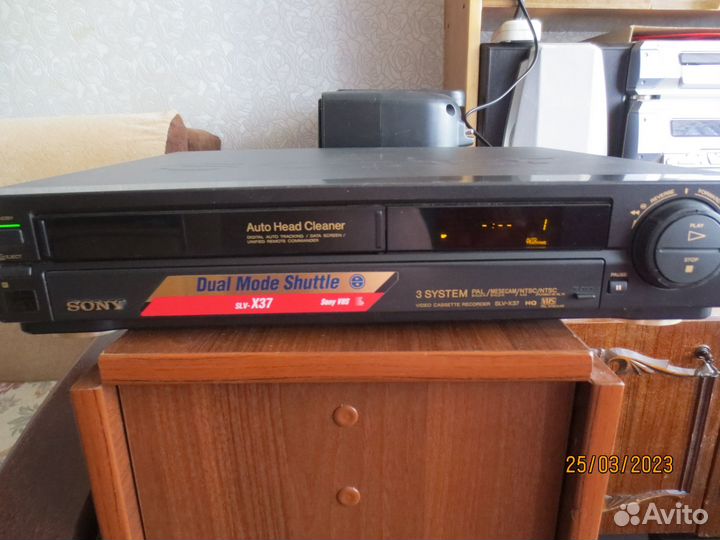 Видео магнитофон sony
